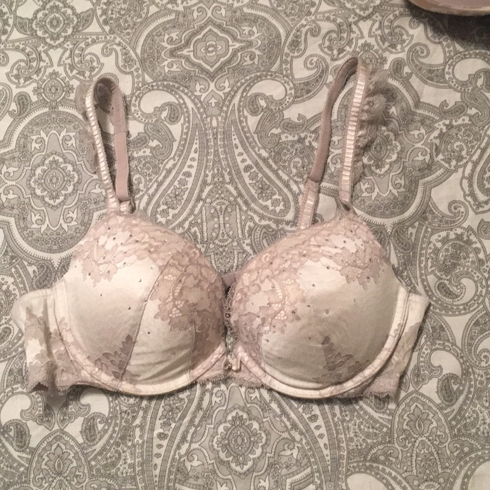 Victoria’s Secret very sexy push-up bra